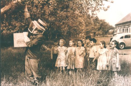 1939: Someone was called to remove a bee's nest from a tree outside the entrance to the school.  The children were allowed to stand by and watch!